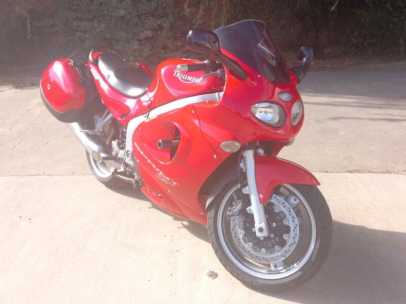 TRIUMPH SPRINT ST 955