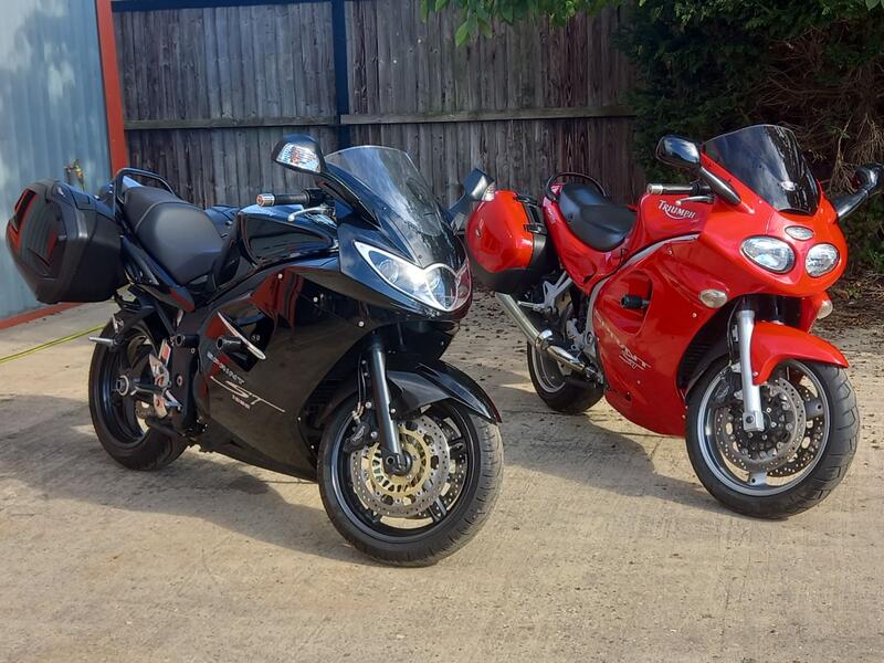 TRIUMPH SPRINT ST 955