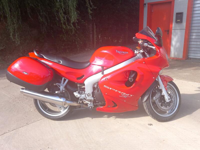 TRIUMPH SPRINT ST 955