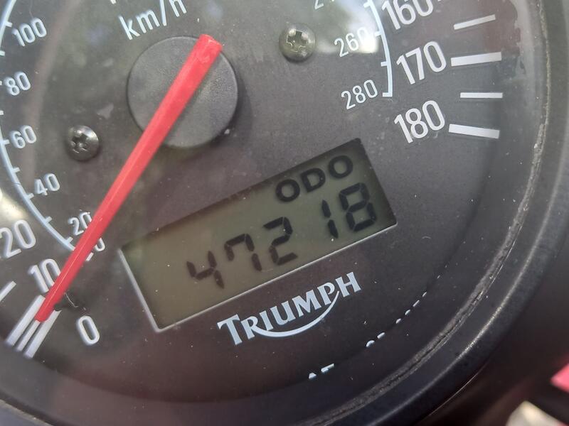 TRIUMPH SPRINT ST 955