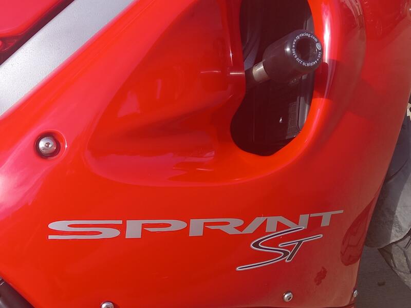 TRIUMPH SPRINT ST 955