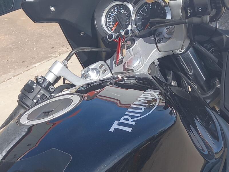 TRIUMPH SPRINT ST 1050